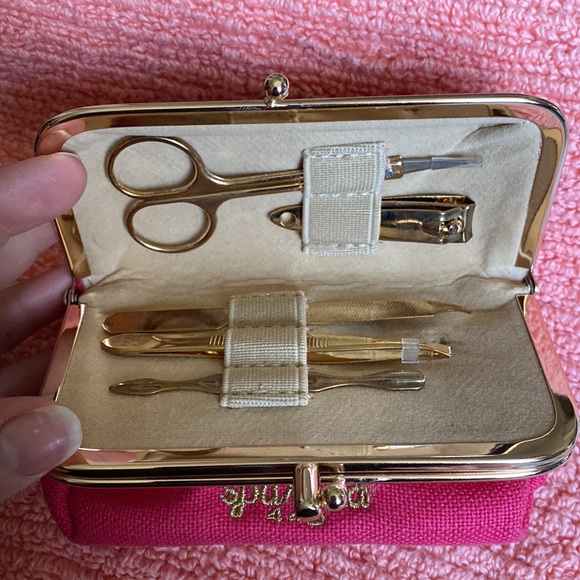 Pink Bee Manicure Case by Spartina 449 - Picture 4 of 5